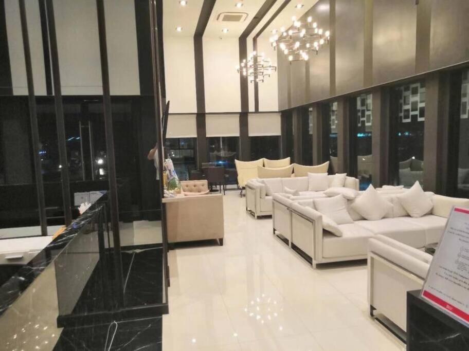 Quiet One Bedroom Near Bts Onnut Apartment